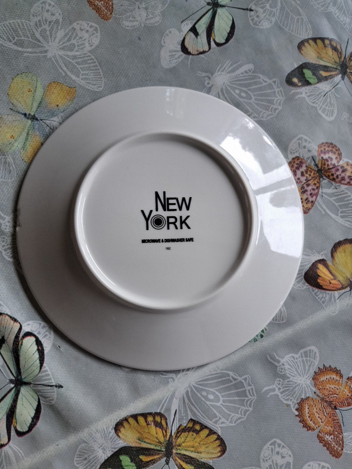Te koop GEVRAAGD 4 ontbijtborden New York, Ophalen of Verzenden, Zo goed als nieuw, Bord(en), Overige stijlen