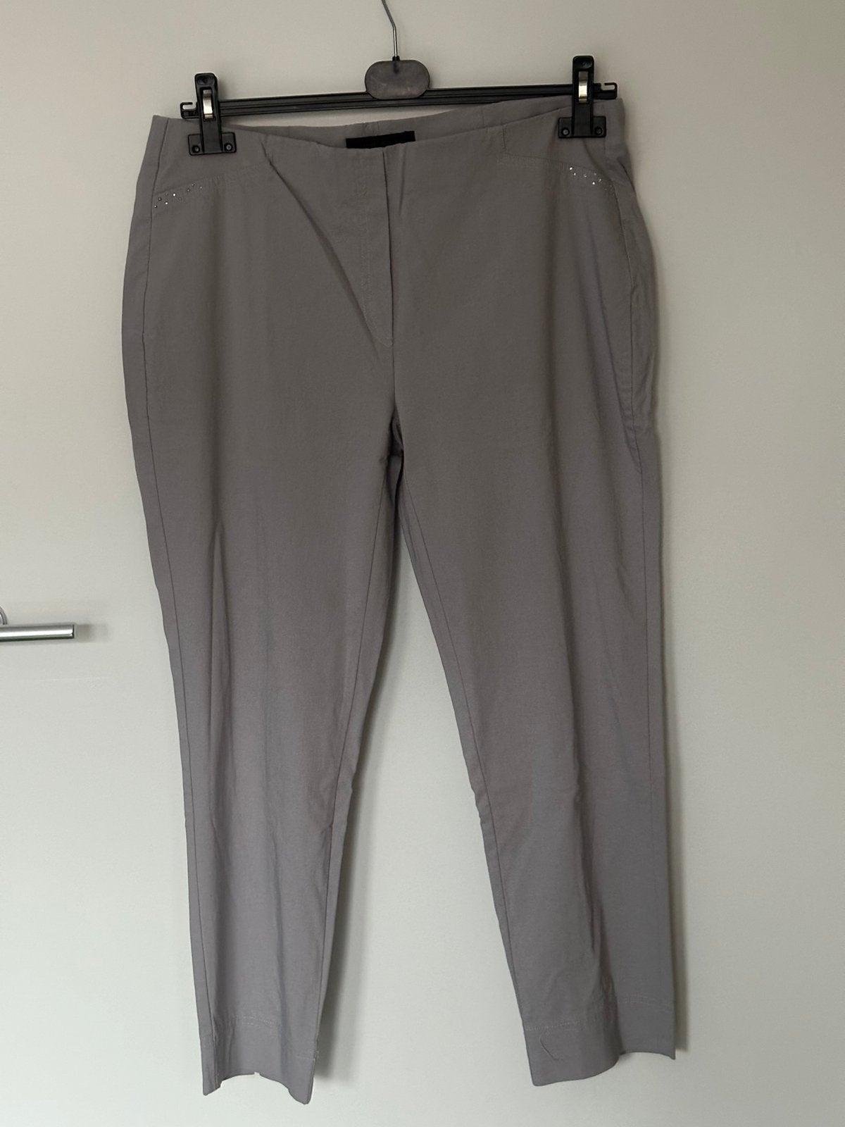 Mooie dunne dames zomerbroek merk Magic Shape., Ophalen of Verzenden, Zo goed als nieuw, Maat 42/44 (L), Lang