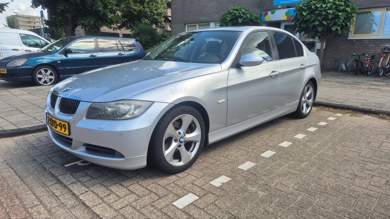 BMW 3-Serie 2.5 I 325 AUT 2005 Grijs, Auto's, Automaat, 745 kg, Achterwielaandrijving, 2497 cc