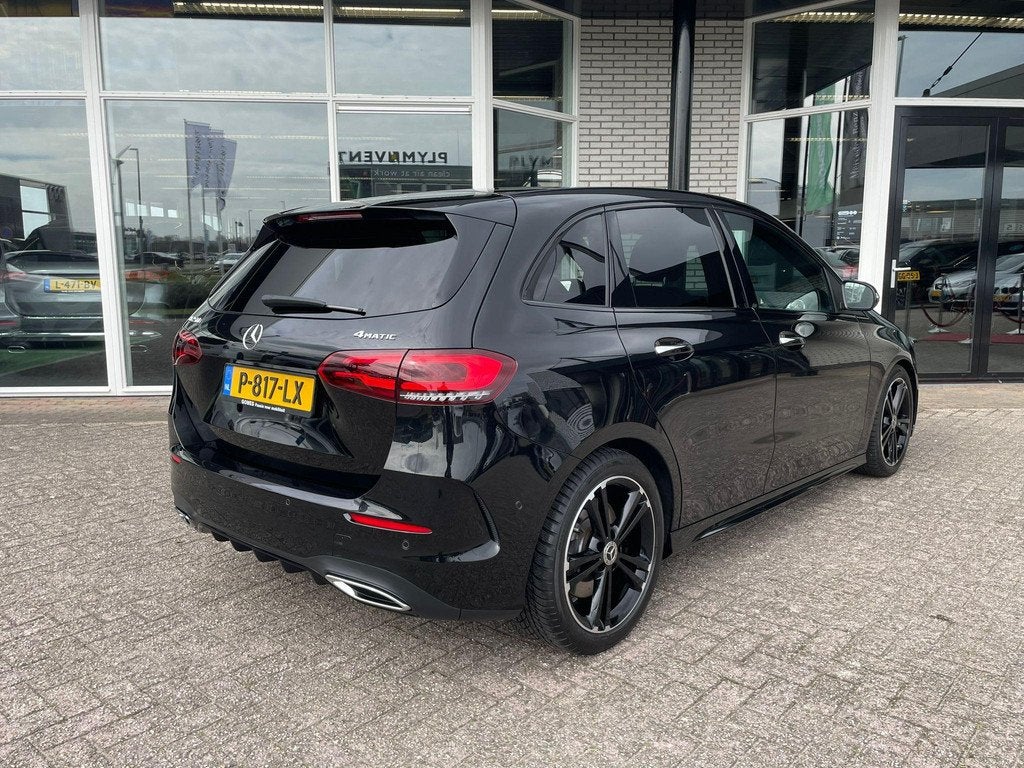 Mercedes-Benz B-klasse 250 4MATIC AMG Line, Automaat, 15 km/l, 4 cilinders, Leder en Stof