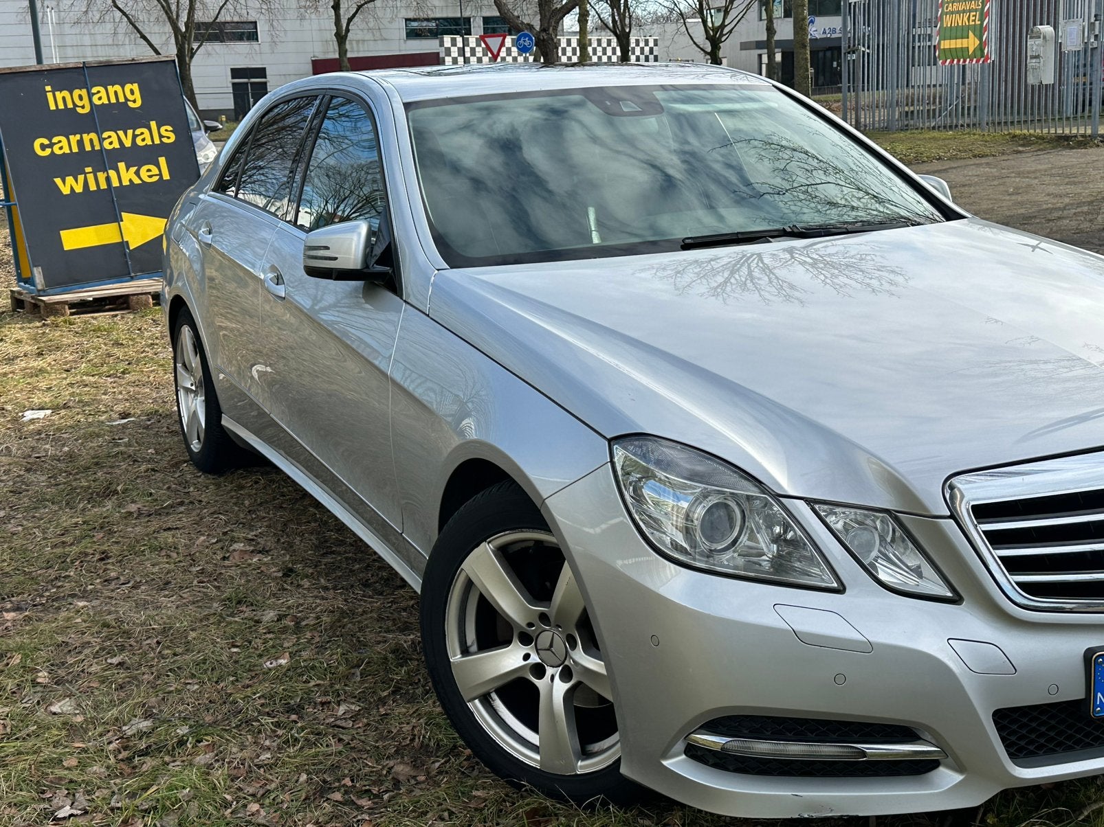 Mercedes-Benz E-Klasse E200 CGI BE Aut7 2012 Grijs, Auto's, Mercedes-Benz, 4 cilinders, 1796 cc, Bedrijf, Sedan