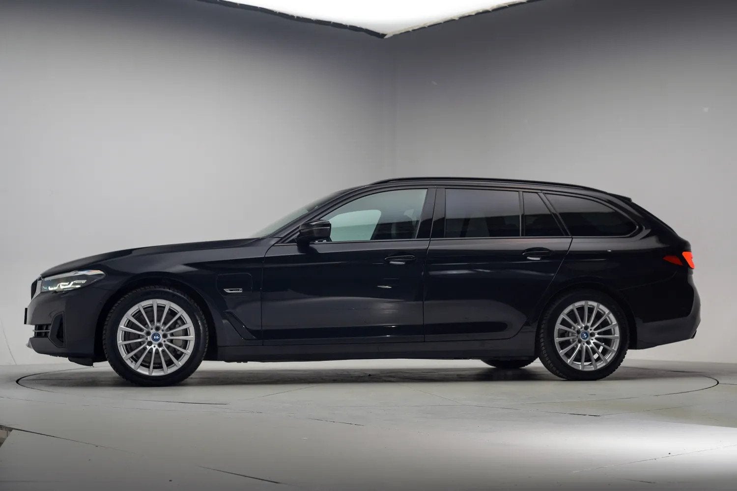 BMW 5 Serie 520e Touring Executive Aut. [ Navi.Proff Camera, 1998 cc, Gebruikt, 4 cilinders, Zwart