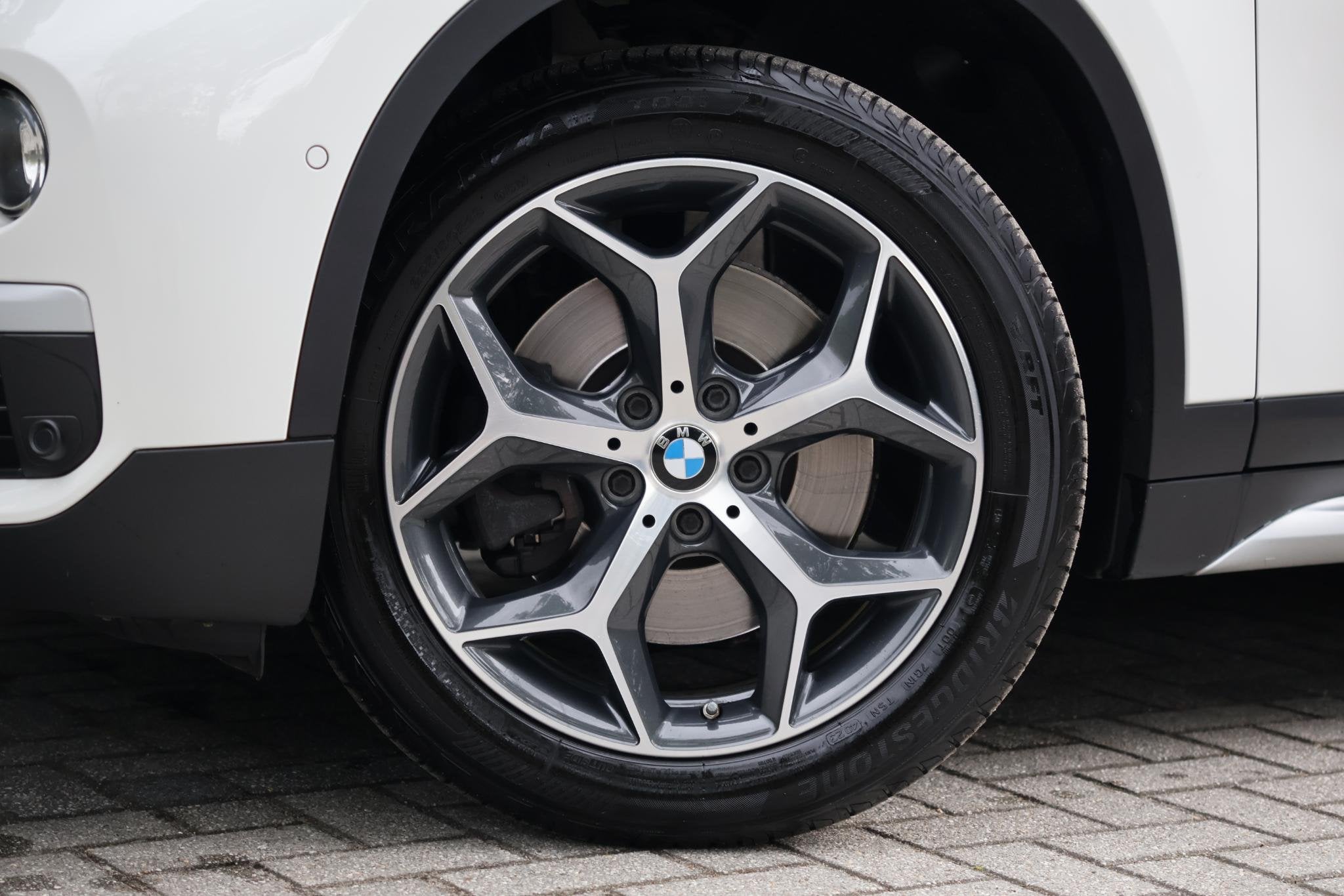 BMW X1 xDrive20i X Line | Aut | Pano | LED | Clima | Navi |, 1998 cc, Stof, Euro 6, 2000 kg