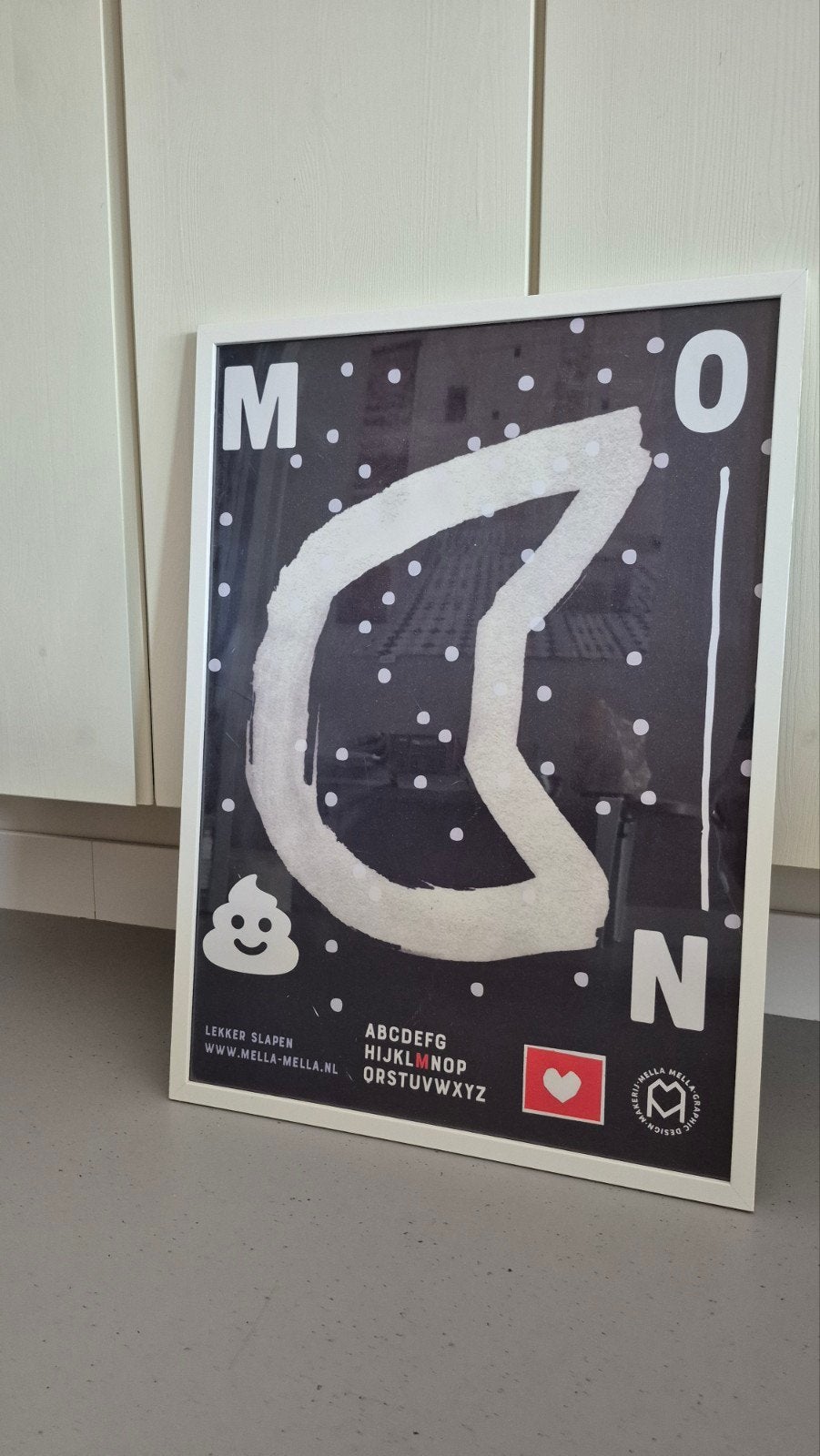 Mella Mella poster 50x70 inclusief lijst - Zo goed als nieuw, Verzamelen, Posters, Ophalen