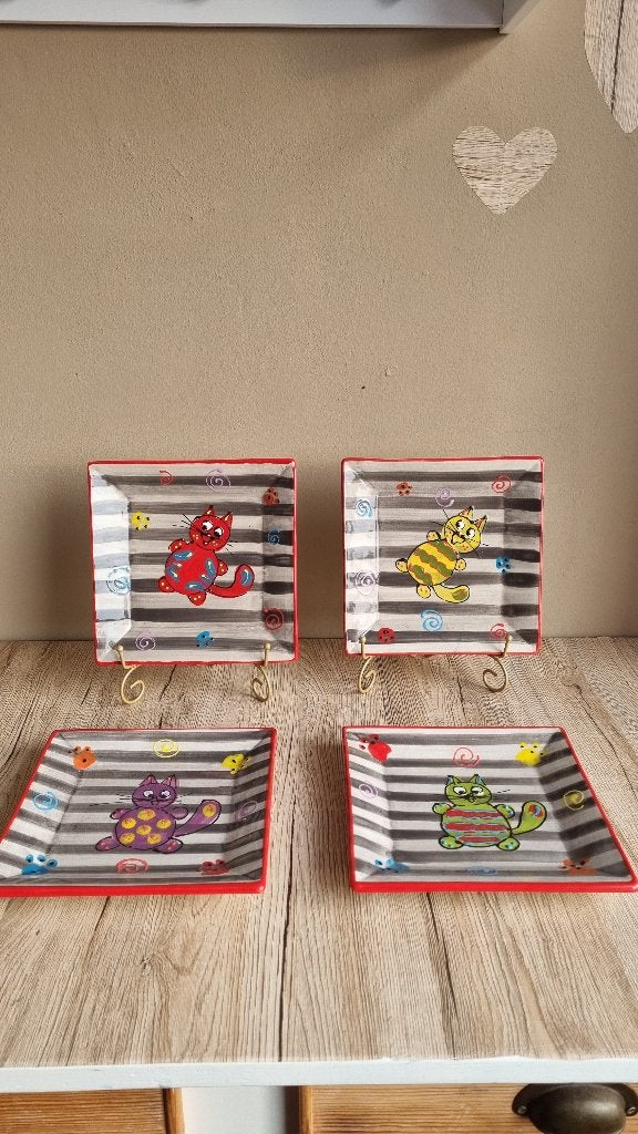 4 Vintage Borden + 4 Eierdoppen Poes van Antonio Ortiz Ruiz, Antiek en Kunst, Verzenden