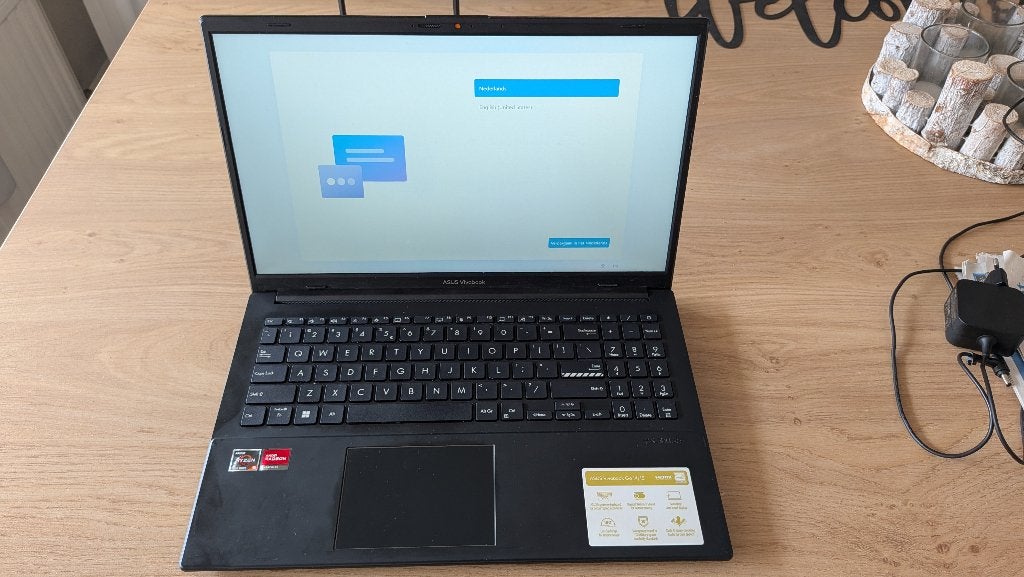 ASUS Vivobook Go 15 E1504FA-NJ710W, 8 GB, Zo goed als nieuw, SSD, 2 tot 3 Ghz