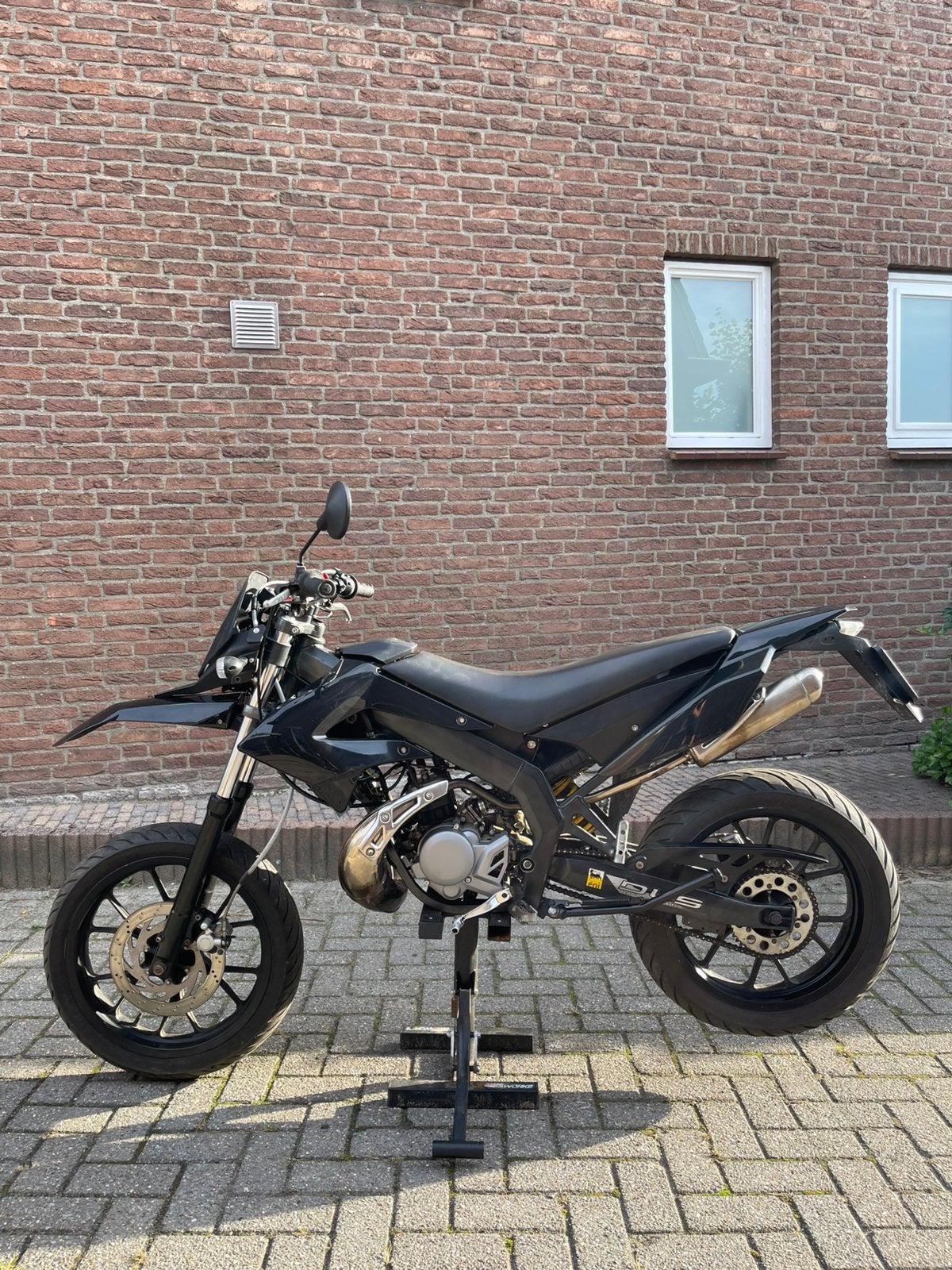 Derbi senda xtreme 50 cc 2016 in nette staat, Fietsen en Brommers, Brommers | Derbi, Ophalen of Verzenden, Zo goed als nieuw
