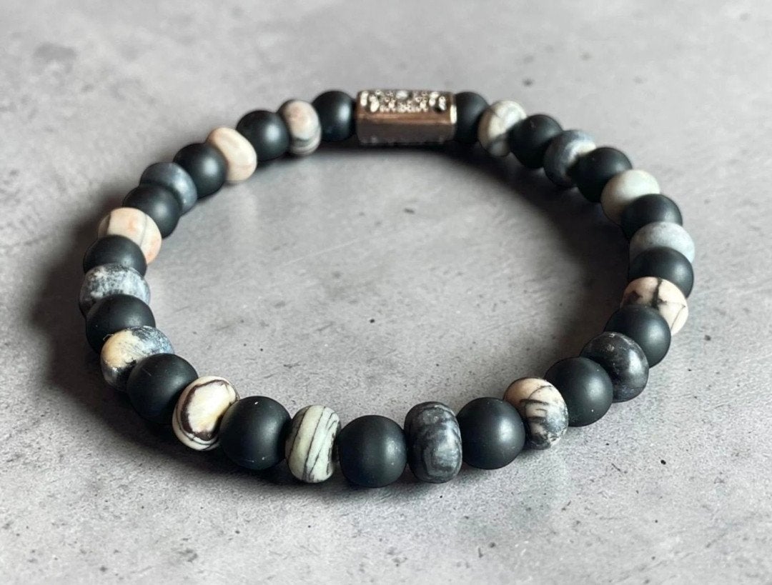Stijlvolle kralenarmband - Zwart en wit marmerlook, Ophalen of Verzenden, Nieuw, Zwart, Overige materialen
