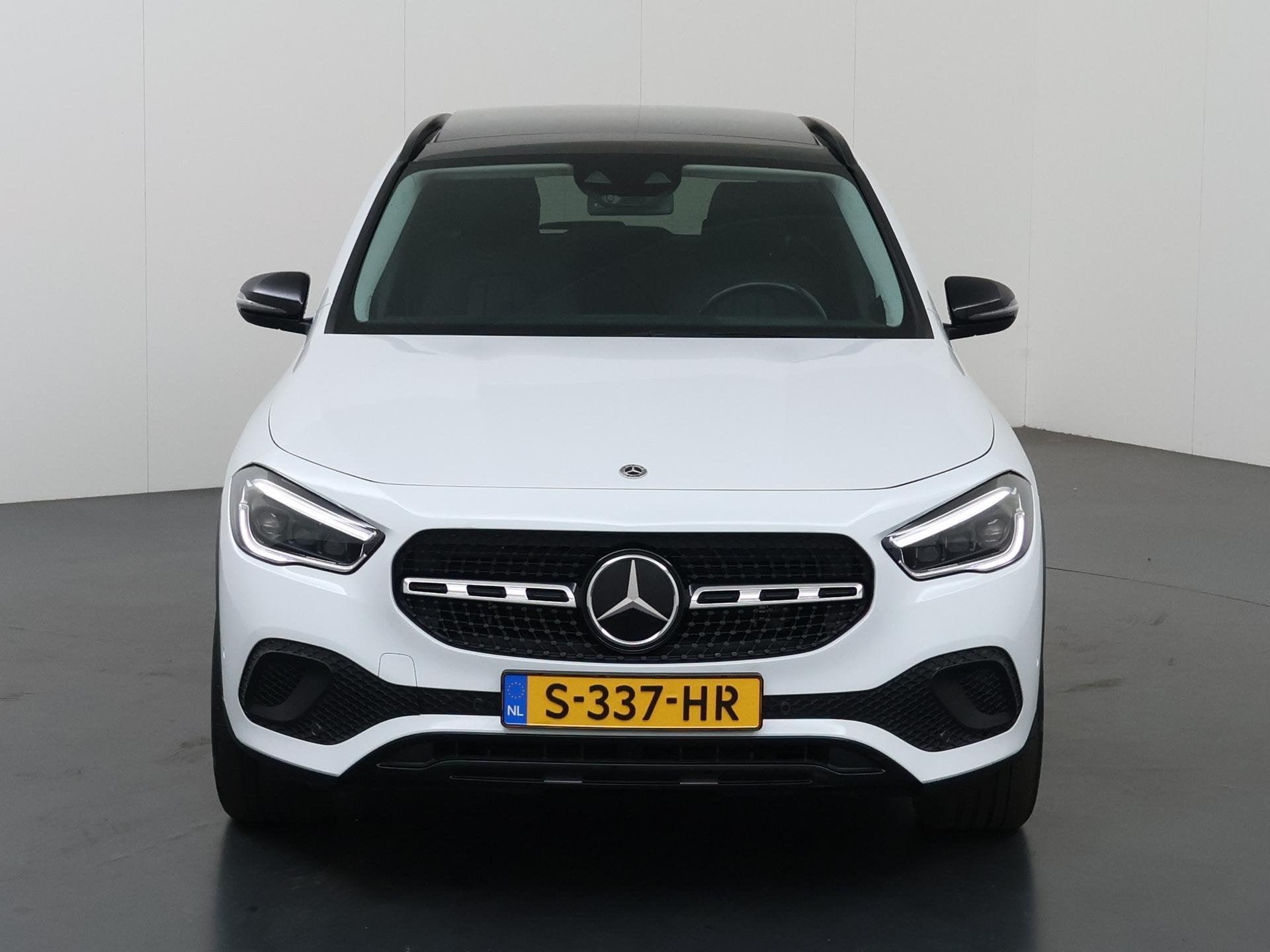 Mercedes-Benz GLA-klasse 250 e Business Solution Luxury Limi, Auto's, 16 kWh, Leder en Stof, Wit, Bedrijf