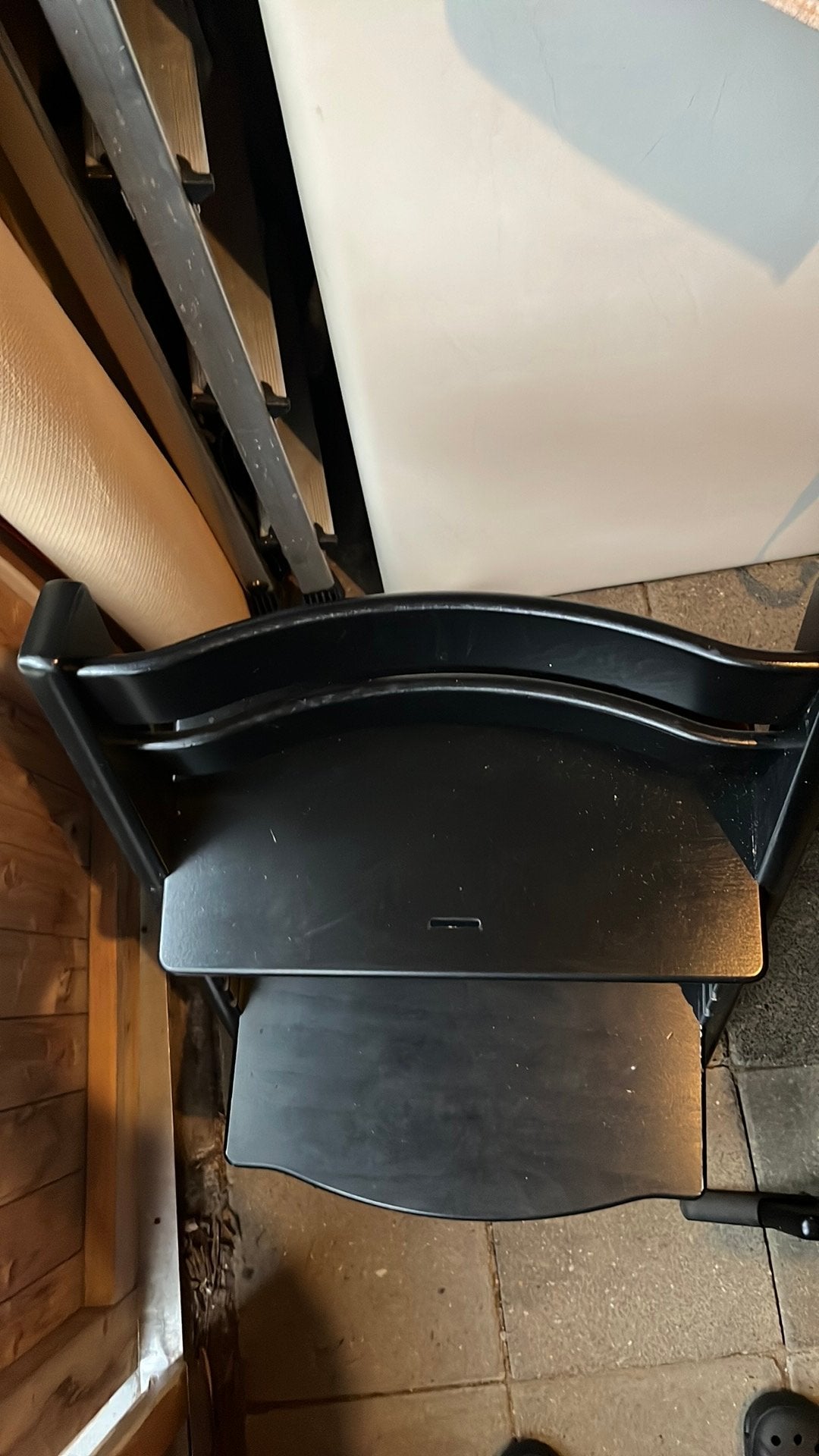2x Stokke Tripp Trapp zwart – nette stevige meegroeistoelen, Ophalen of Verzenden, Gebruikt, Meegroeistoel, Aanschuifbaar
