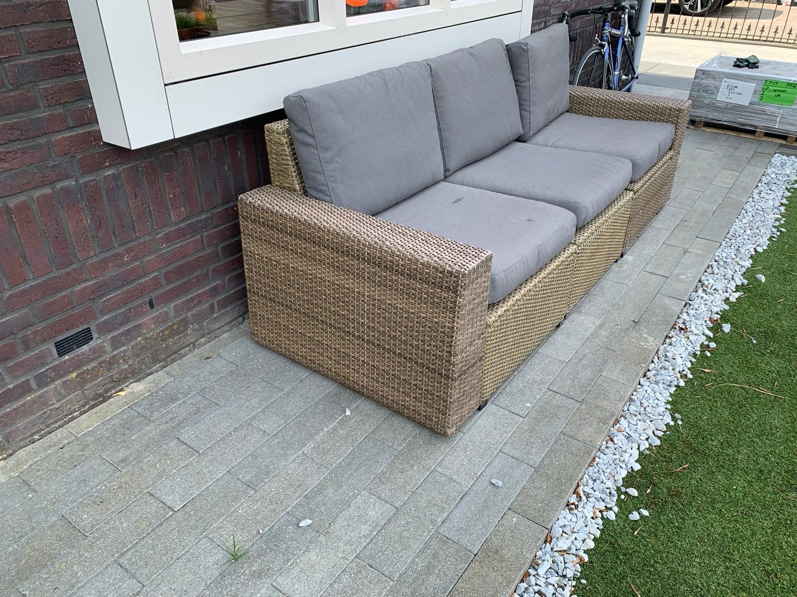 Kunststof-Rotan loungebank voor buiten, Tuin en Terras, Ophalen, Kunststof, Gebruikt, 3 zitplaatsen