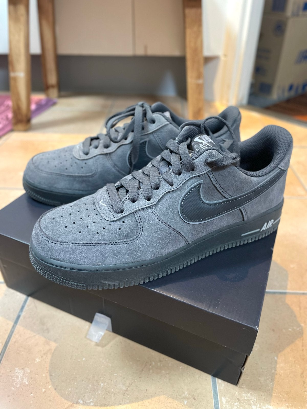 Nike Air Force 1 '07 LV8 Antraciet - Zo goed als nieuw, Ophalen of Verzenden, Zo goed als nieuw, Overige kleuren, Sneakers of Gympen