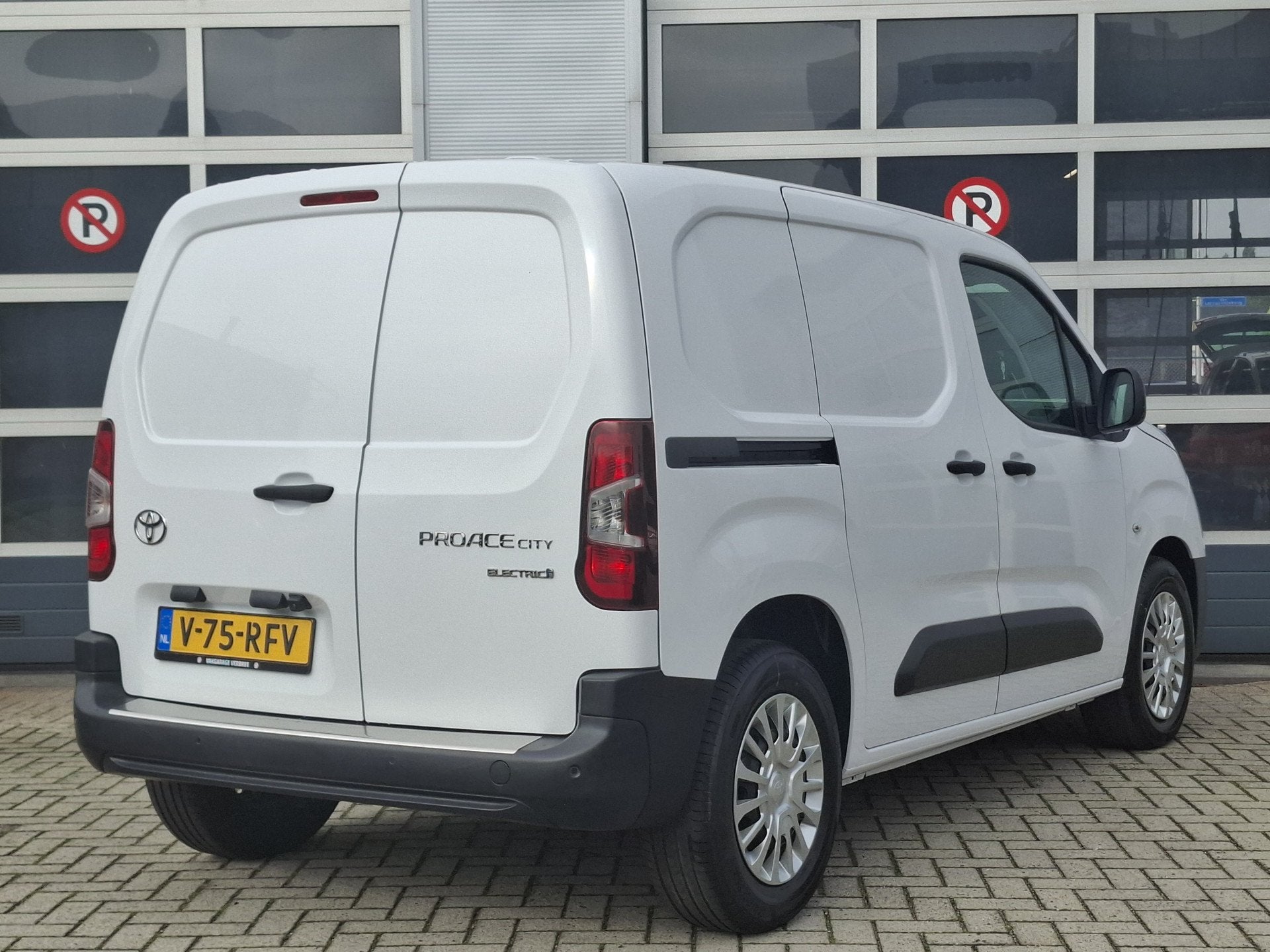 Toyota PROACE CITY Electric Comfort 50 kWh | Apple Carplay/A, 12 maanden, Gebruikt, Wit, Parkeersensor