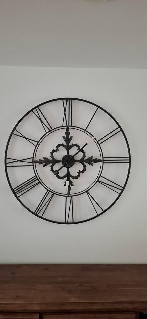 Grote zwarte wandklok; Riverdale, Huis en Inrichting, Woonaccessoires | Klokken, Ophalen, Gebruikt, Wandklok