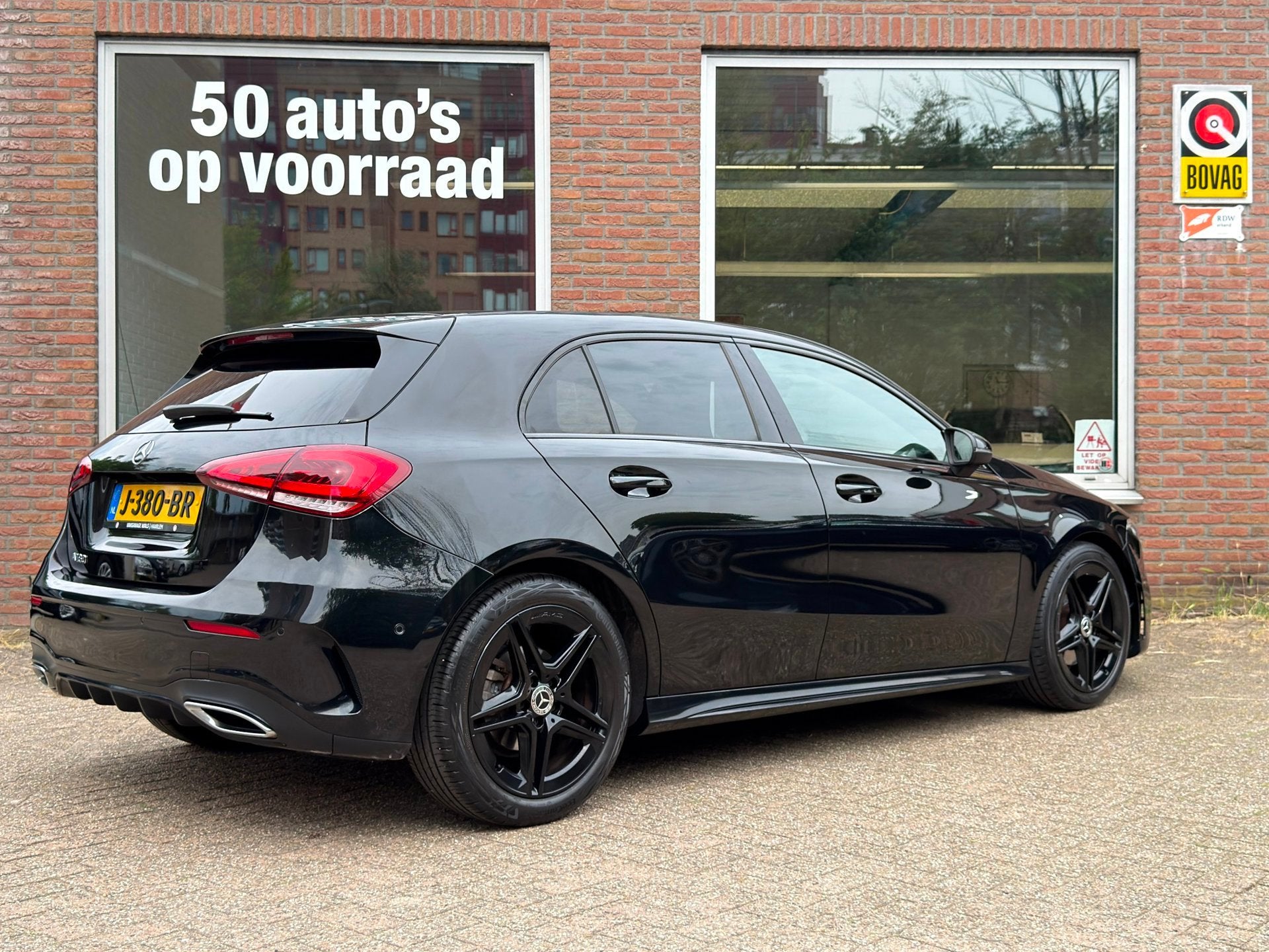 Mercedes-Benz A-klasse 180 Business Solution AMG | Widescree, Auto's, Dealer onderhouden, 136 pk, Gebruikt, 4 cilinders