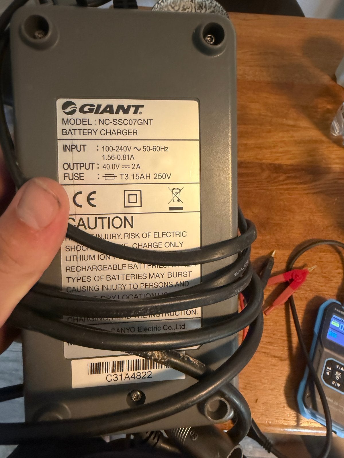Giant Acculader NC-SSC07GNT 40V 2A, Ophalen, Gebruikt