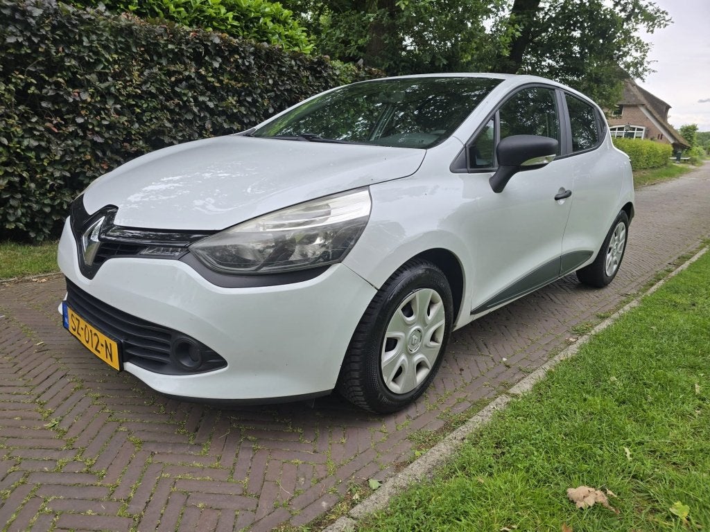 Renault Clio 1.5 dCi Authentique (bj 2015), Auto's, Euro 5, Gebruikt, 4 cilinders, 96 €/maand