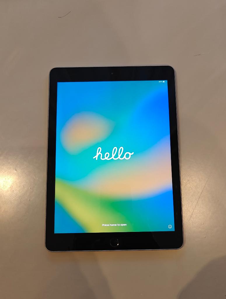iPad 5e gen (2017) Spacegrijs 32 Gb, Computers en Software, Apple iPads, 10 inch, Gebruikt, 32 GB, Apple iPad
