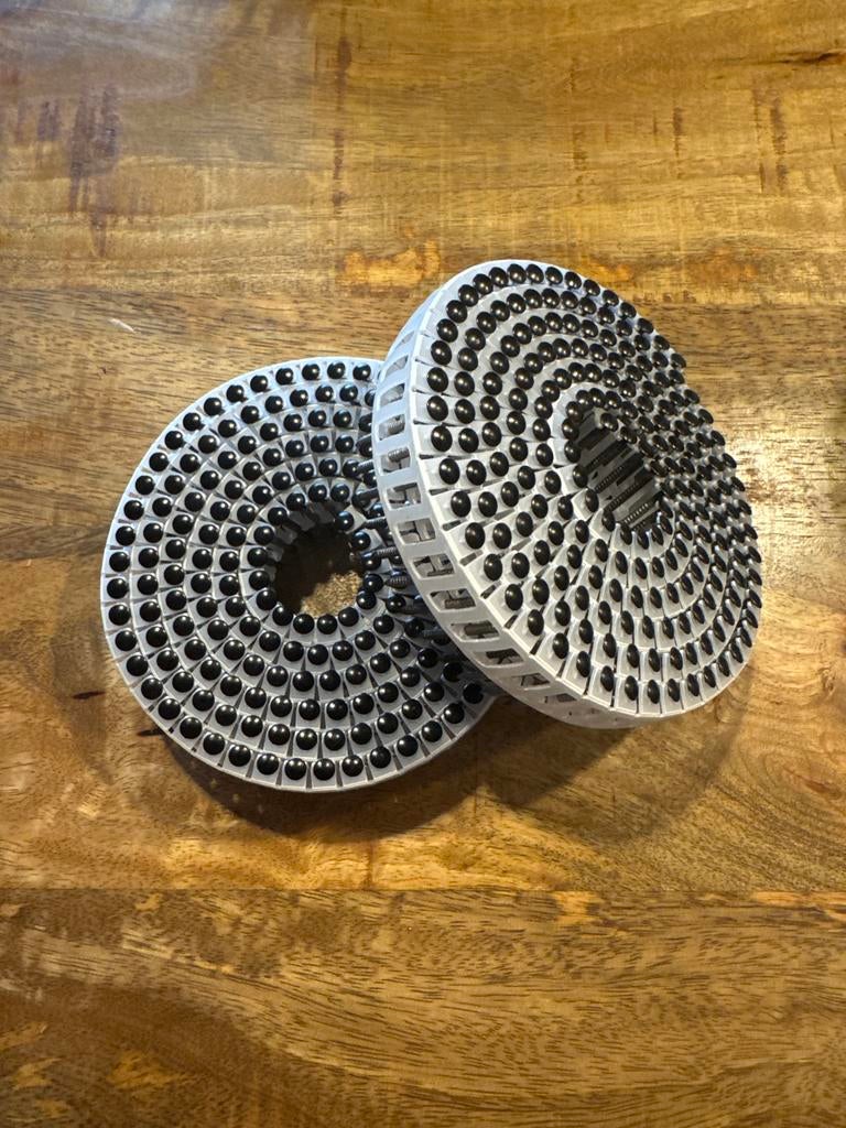 Bijna 3 volle rollen Rolnagels RVS zwart 2.3x35mm bolkop, Doe-het-zelf en Verbouw, Nieuw, Ophalen of Verzenden, Spijkers, Minder dan 50 mm