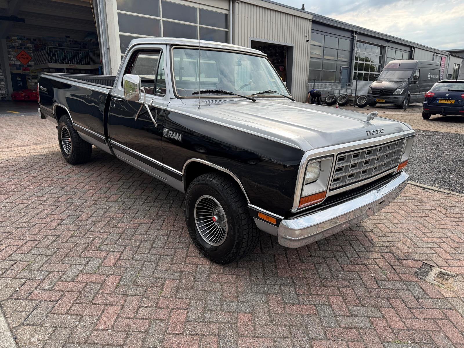 Dodge Ram D150 Royal SE 1984 prospector, Auto's, Automaat, Particulier, Dodge, Te koop