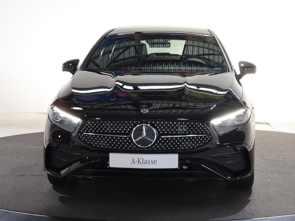 Mercedes-Benz A-klasse 250 e Business Solution AMG | Panoram, Auto's, Mercedes-Benz, 4 cilinders, Plug-in hybride, Bedrijf, Hybride Elektrisch/Benzine