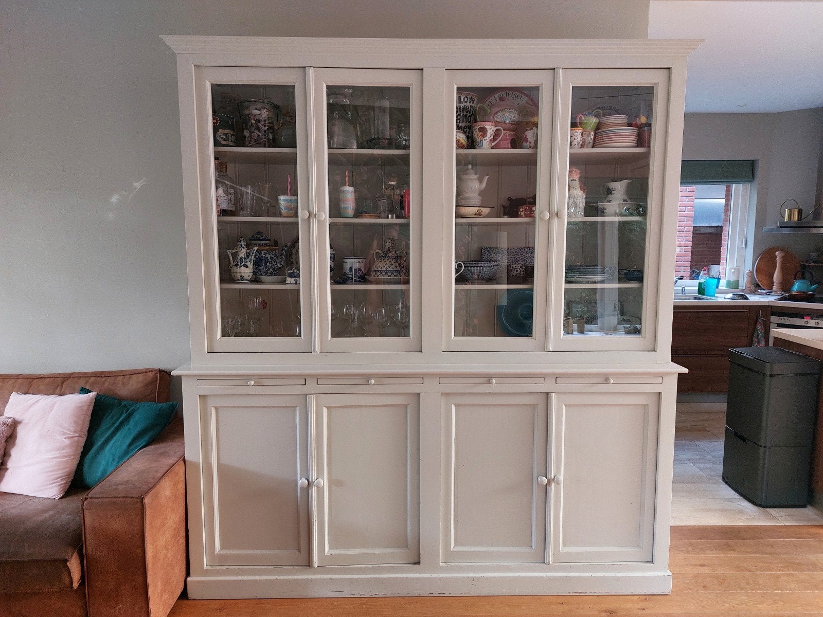 Grote brocante buffetkast / servieskast - 2 delen