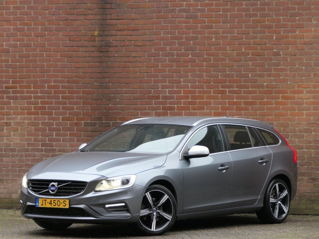 Volvo V60 1.5 T3 AUT R-Design Standkachel / Cruise control /, Euro 6, 4 cilinders, Origineel Nederlands, 152 pk