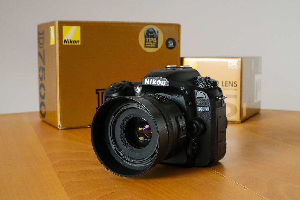 NIKON D7500 camera + NIKKOR 35mm 1.8G + 2pcs accu, Audio, Tv en Foto, Fotocamera's Digitaal, Ophalen, Gebruikt, Nikon, 21 megapixels