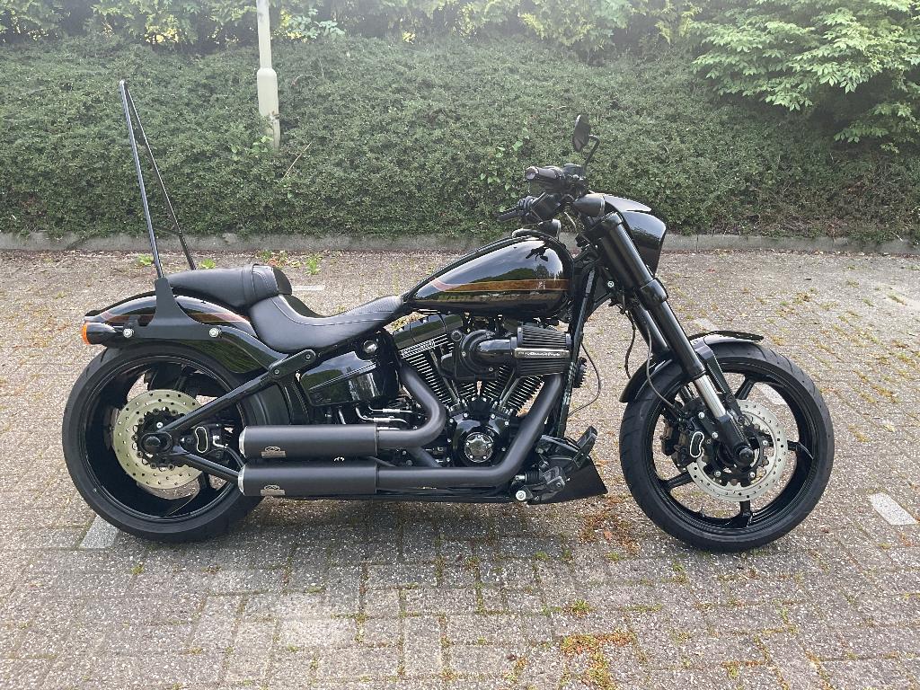 Breakout pro street cvo 5HD, Motoren, 2 cilinders, Occasion, Sportuitlaat, Particulier