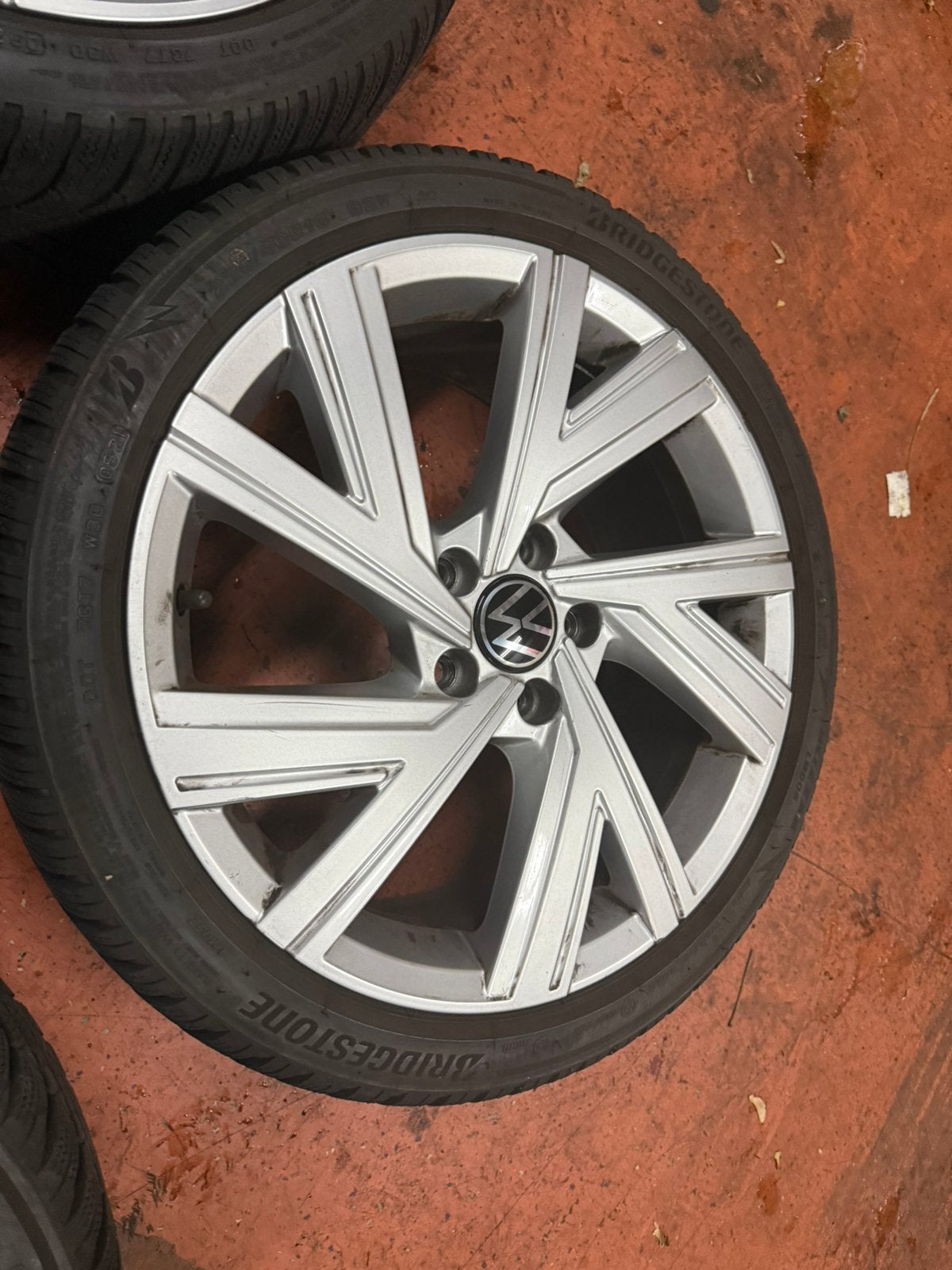 Volkswagen golf 18 inch bergamo winterset velge caddy touran, 18 inch, Gebruikt, Banden en Velgen, Personenwagen