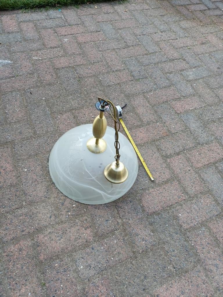 Hanglamp met glazen kap en messing details, Ophalen, Gebruikt, Klassiek, Vintage, Glas