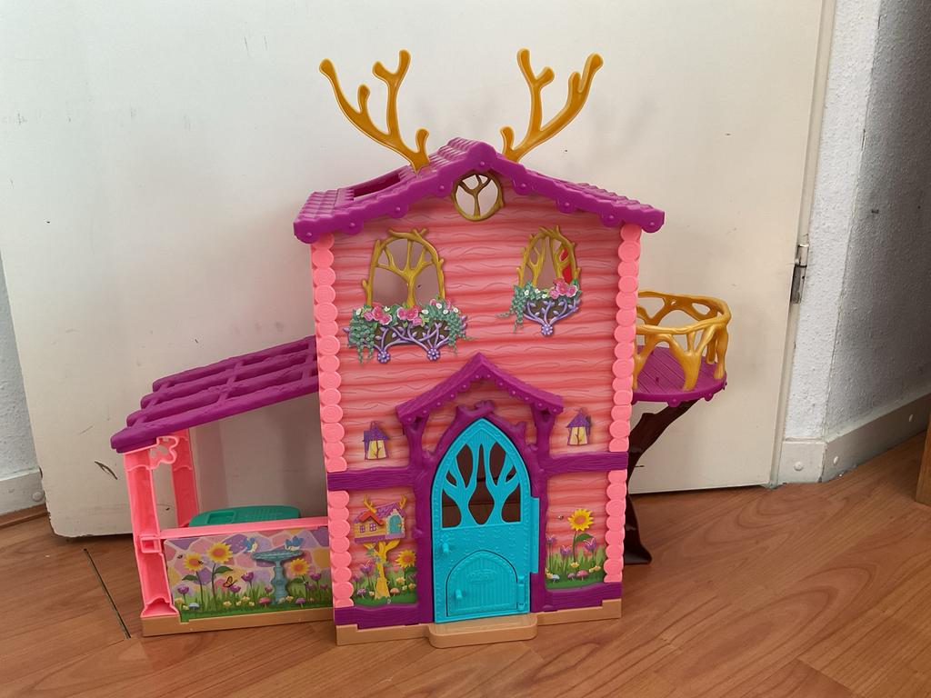 Enchantimals Hertenhuisje met accessoires, Ophalen, Zo goed als nieuw, Poppenhuis