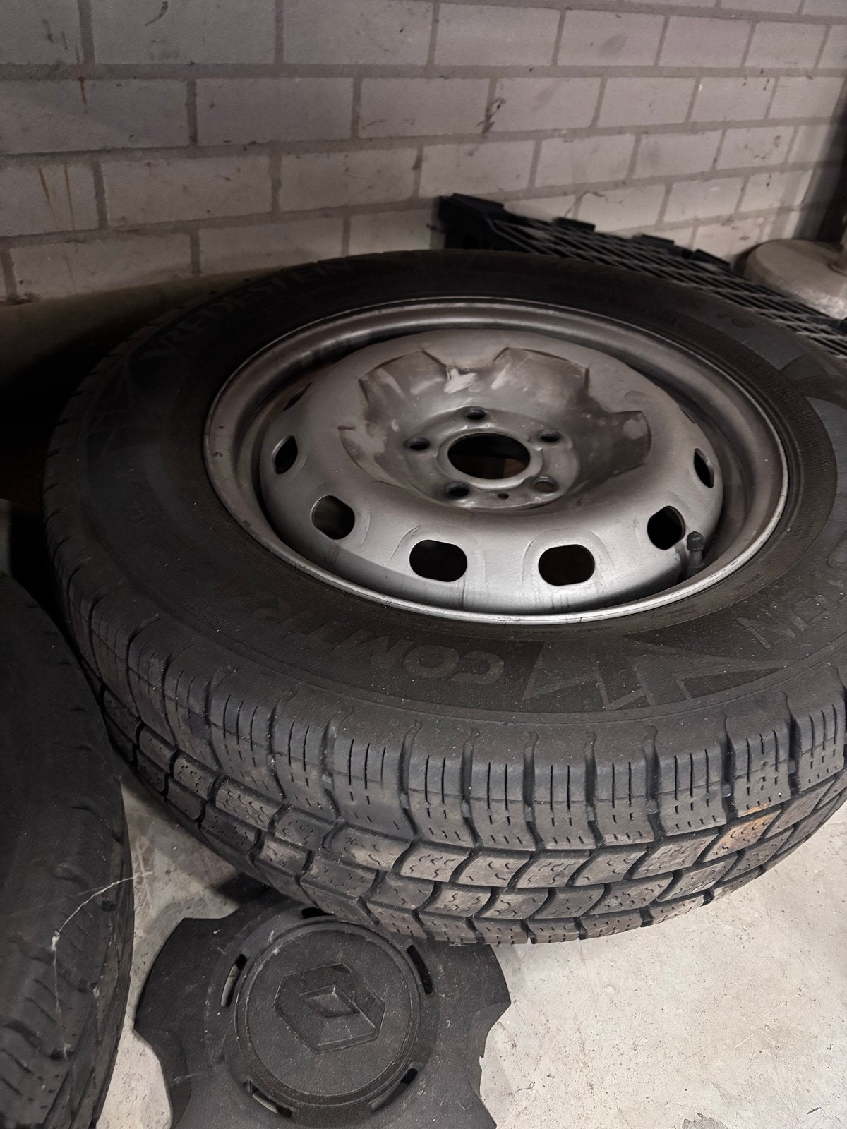 Velgen met banden voor Renault Trafic (2023) - Complete set, Ophalen, Banden en Velgen, All Season, Bestelwagen