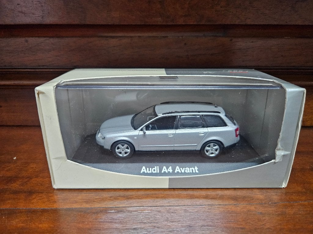 Minichamps Audi A4 Avant 1999 1/43 in ovp, Ophalen of Verzenden, Zo goed als nieuw, Auto, MiniChamps