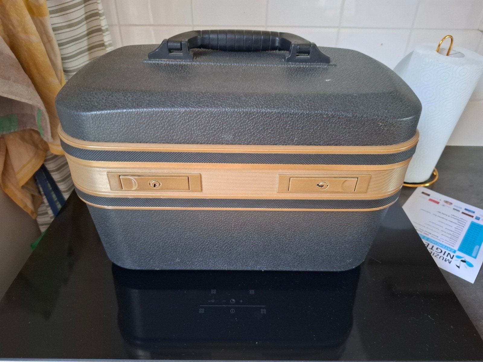 Vintage Artistry Beautycase - Zwart/Goud met Slot en Spiegel, Gebruikt, Zwart, Met slot, Ophalen of Verzenden