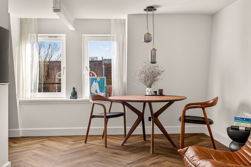 Artisan Lakri Table (120 cm) – Solid European Walnut, Ophalen, Modern, Scandinavisch, Zo goed als nieuw, Vier personen