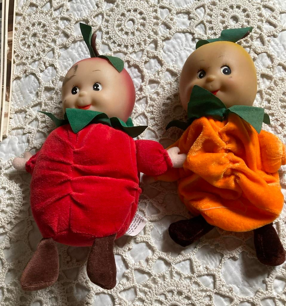 Vintage Fruit Babies knuffels:Appel (met vlek) & Sinaasappel, Ophalen of Verzenden, Huis en Inrichting
