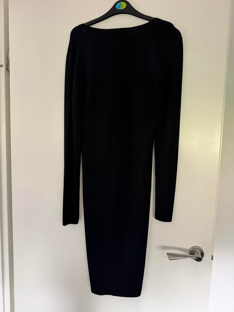Jolie dress met V-hals - Nikkie, Maat 38/40 (M), Verzenden, Zwart, Nieuw