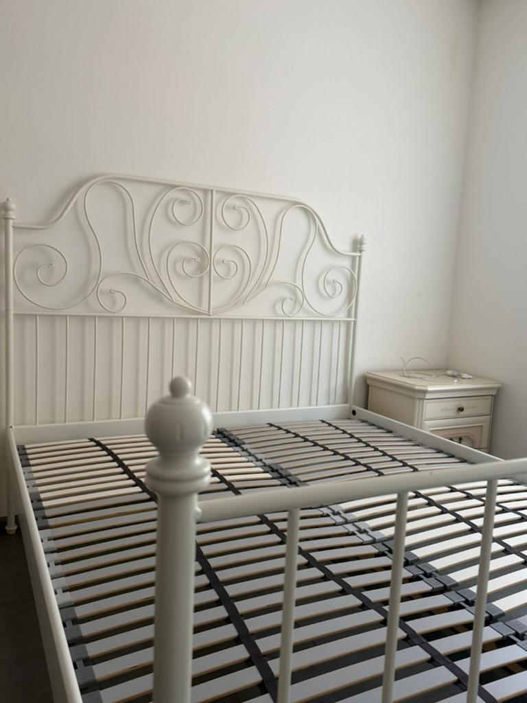 ikea  Twee personen  Bed, Huis en Inrichting, Slaapkamer | Bedden, Ophalen of Verzenden, Tweepersoons, Metaal