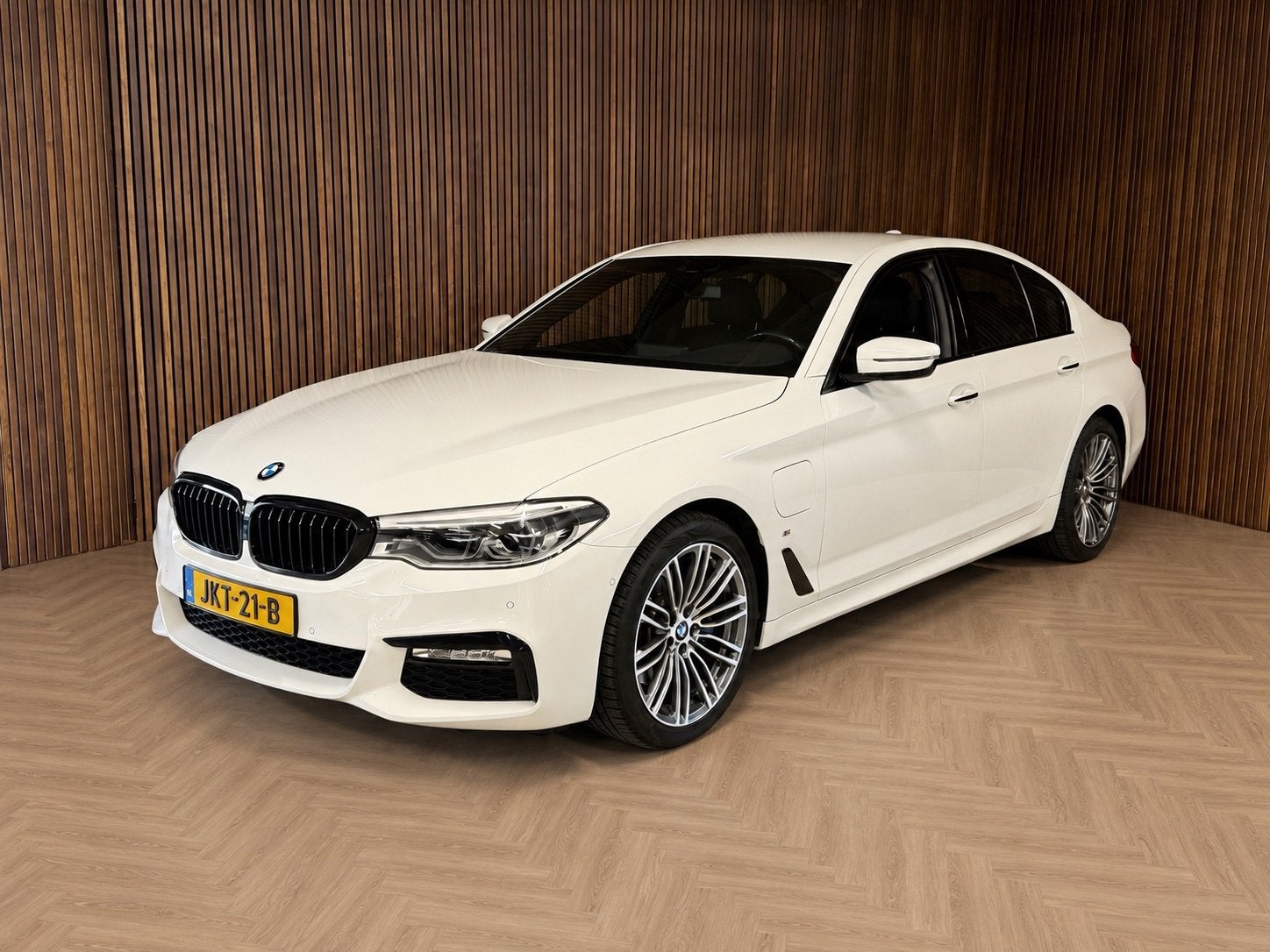 BMW 5-serie 530e iPerformance High Executive - HUD - Keyless, Auto's, 1998 cc, Achterwielaandrijving, Gebruikt, 4 cilinders