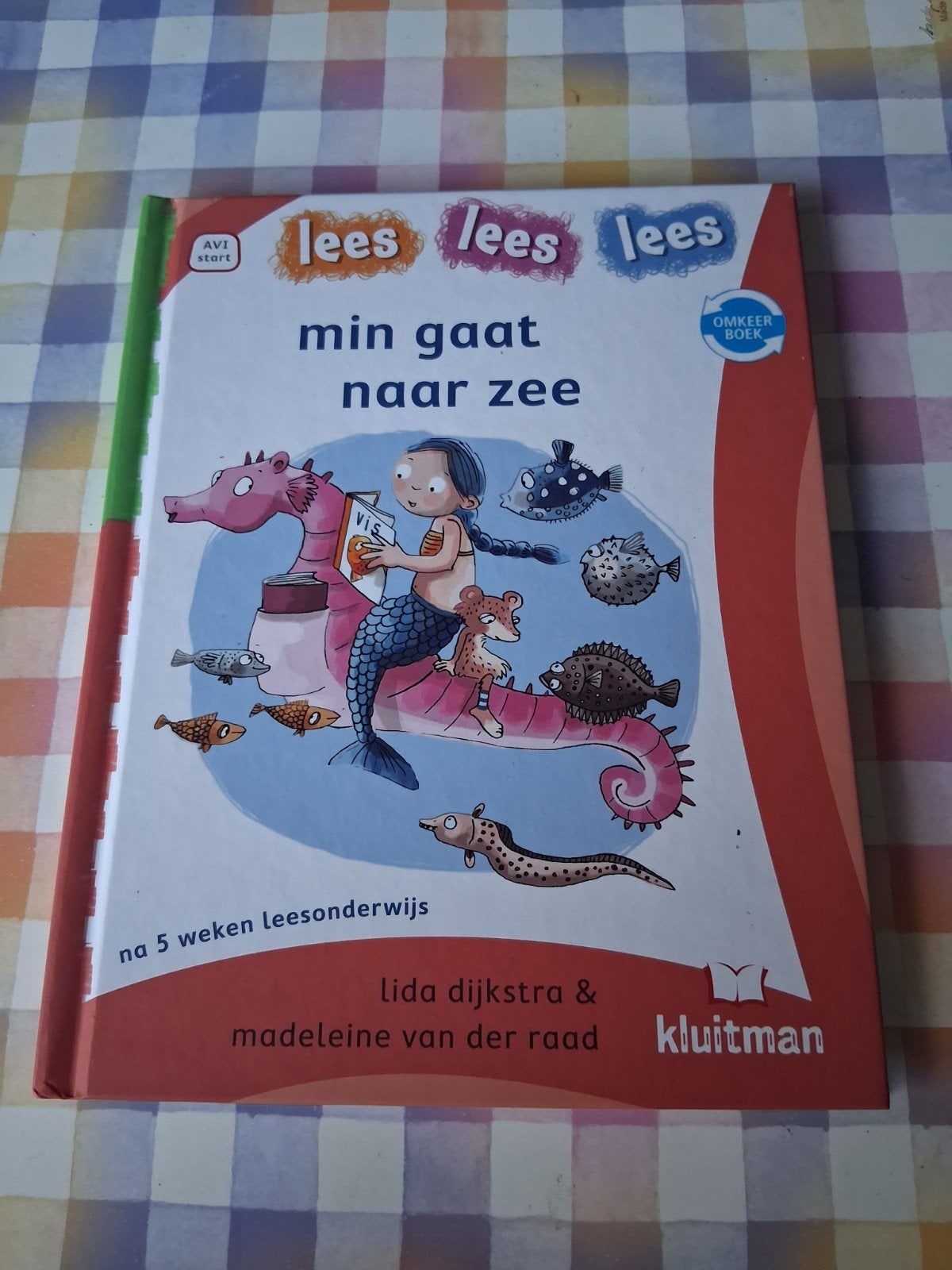 2in1 boek min gaat naar zee - jaap maakt veel mee -avi start, Boeken, Ophalen of Verzenden, Zo goed als nieuw, Fictie algemeen