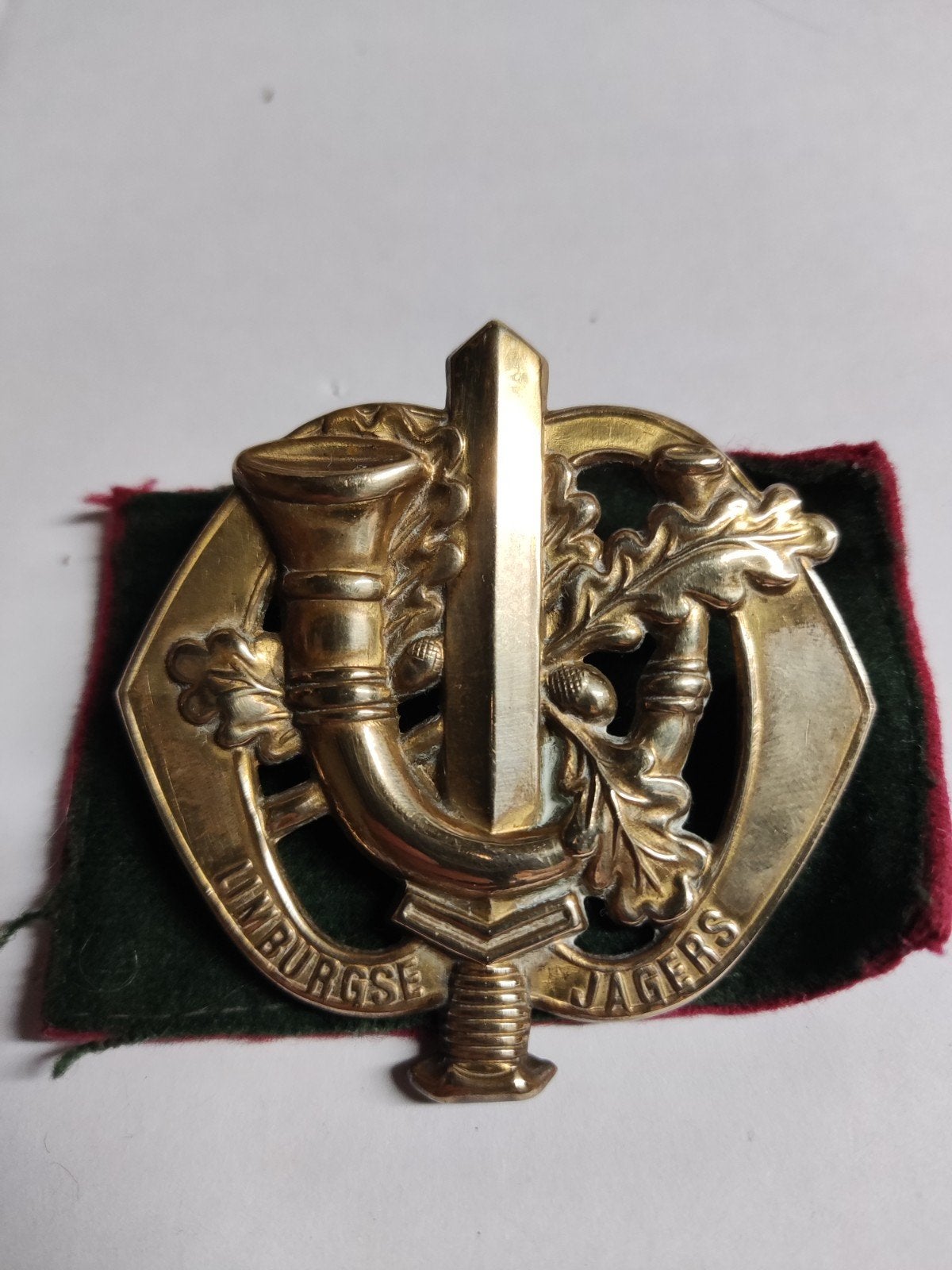 Baretembleem Bataljon Limburgse Jagers (BLJ), Ophalen of Verzenden, Landmacht, Nederland, Embleem of Badge