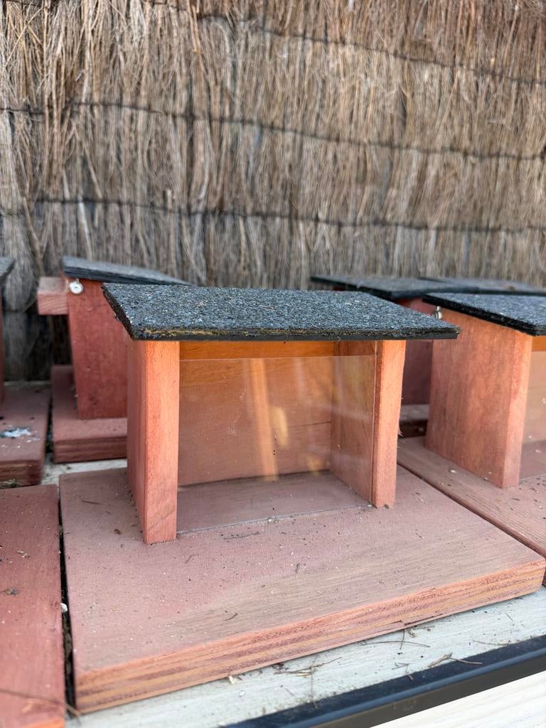 14 eenhoorn huisjes - Voederhuisjes voor Tuin en Balkon, Ophalen, Gebruikt