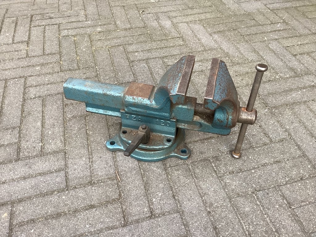 zgan bankschroef 120 mm op draaiplateau, Ophalen, Zo goed als nieuw, Bankschroef