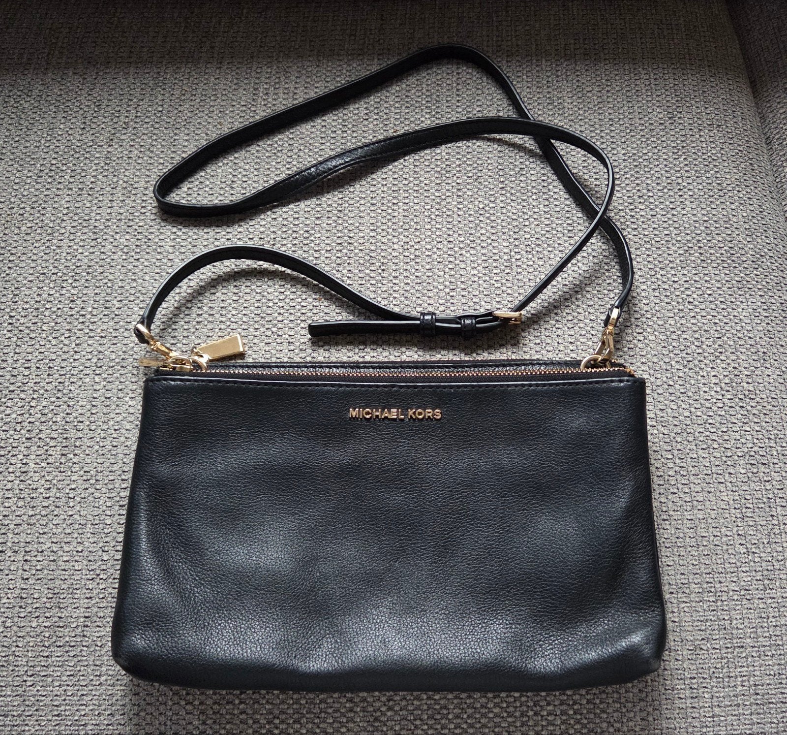 Michael Kors Zwart Schoudertasje, Ophalen of Verzenden, Zo goed als nieuw, Zwart, Schoudertasje