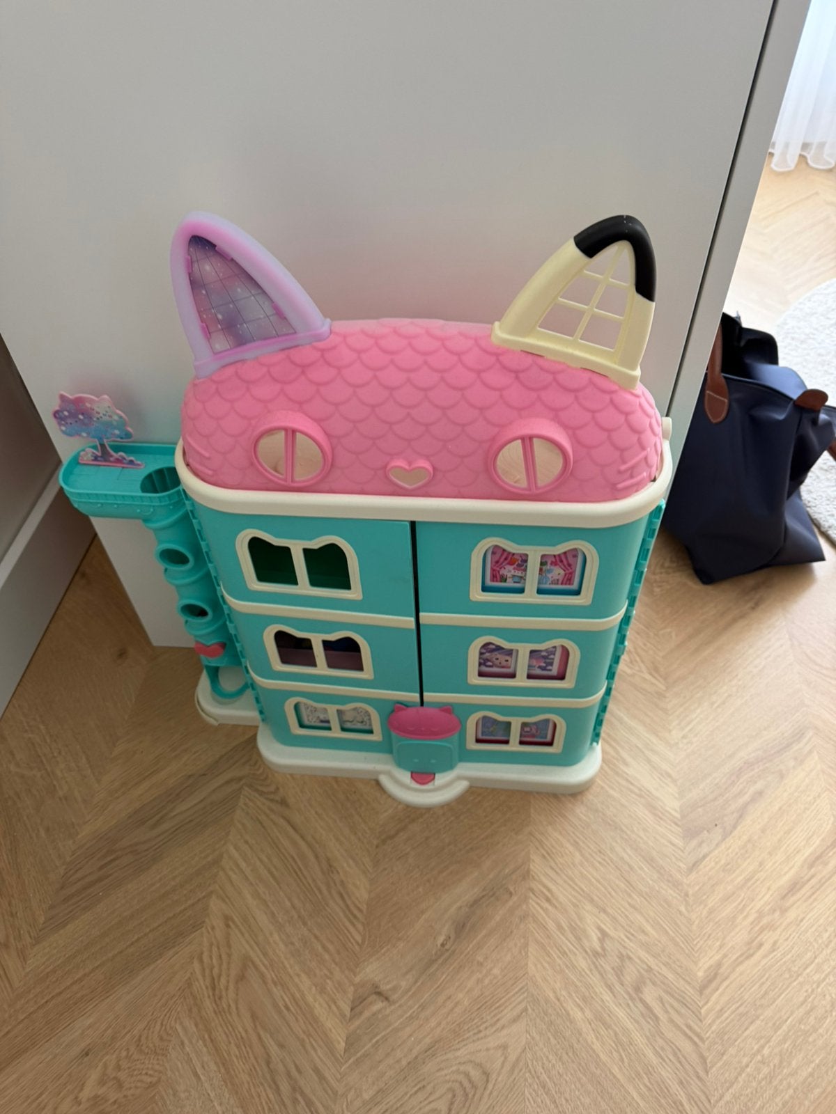 Gabby's Poppenhuis - Poppenhuis met kattenoortjes, Ophalen of Verzenden, Zo goed als nieuw, Poppenhuis
