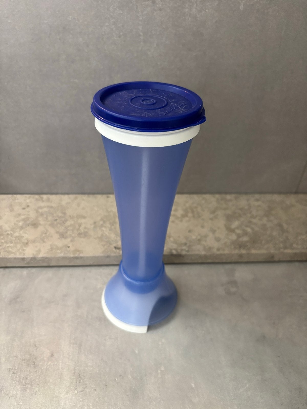 Tupperware poedersuiker strooier blauw - Gebruikt, Gebruikt, Blauw, Overige typen, Ophalen of Verzenden
