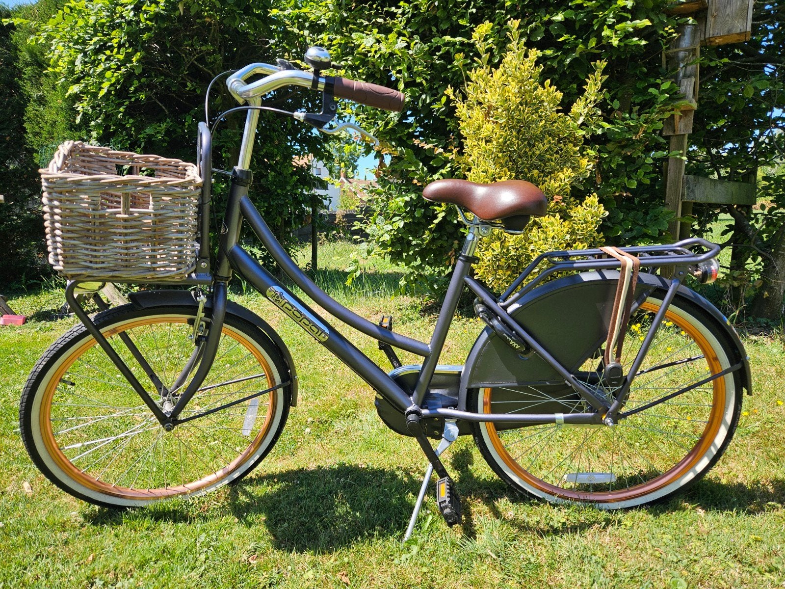 Popal Daily Dutch fiets met Voordrager, Terugtraprem, 24 inch, Versnellingen, Zo goed als nieuw