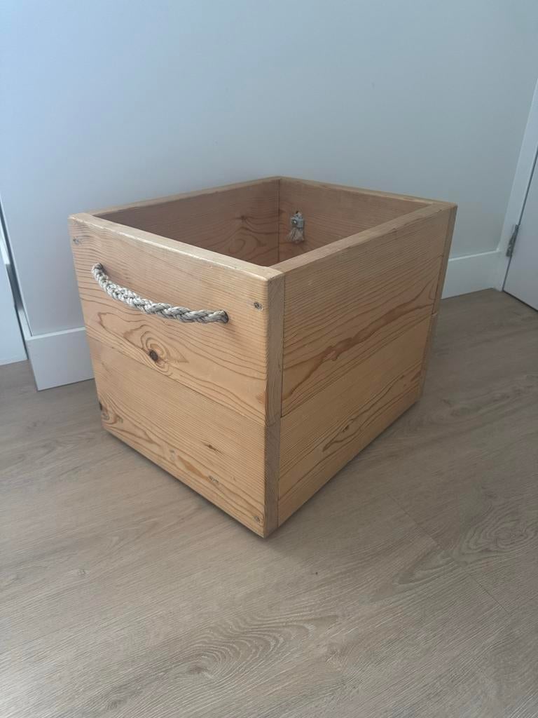Houten krat op wieltjes - 50x40x40cm, Huis en Inrichting, Woonaccessoires | Kisten, Ophalen, Gebruikt, Overige houtsoorten, Minder dan 50 cm