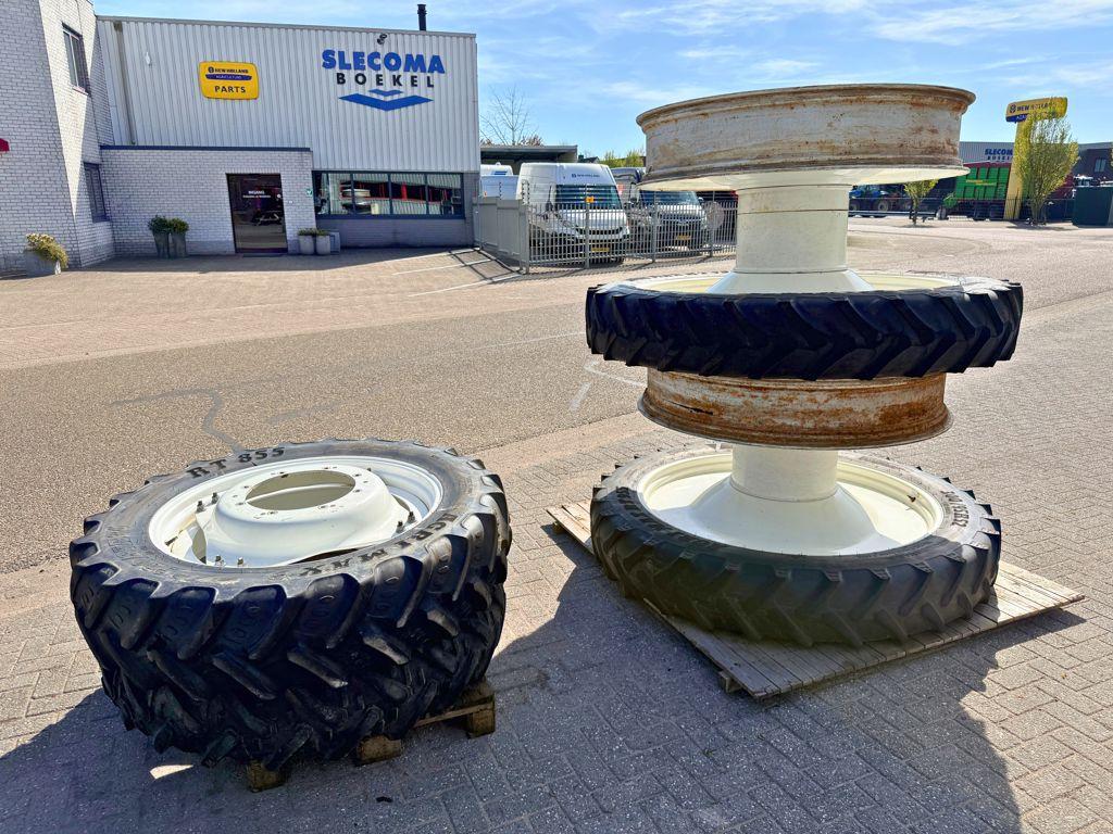 BKT Set Dubbellucht Cultuurwielen, Auto-onderdelen, Banden en Velgen, Gebruikt